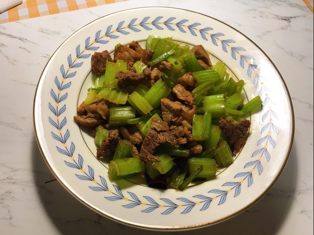西芹炒牛肉！