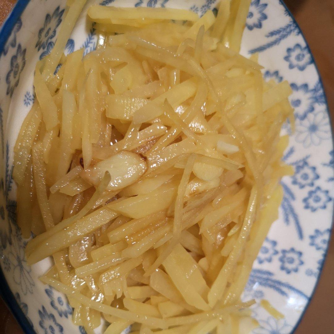 在家也能做出馆子味儿的醋溜/炝炒/酸辣土豆丝（就是那道看似简单，实则步步玄机的土豆丝）