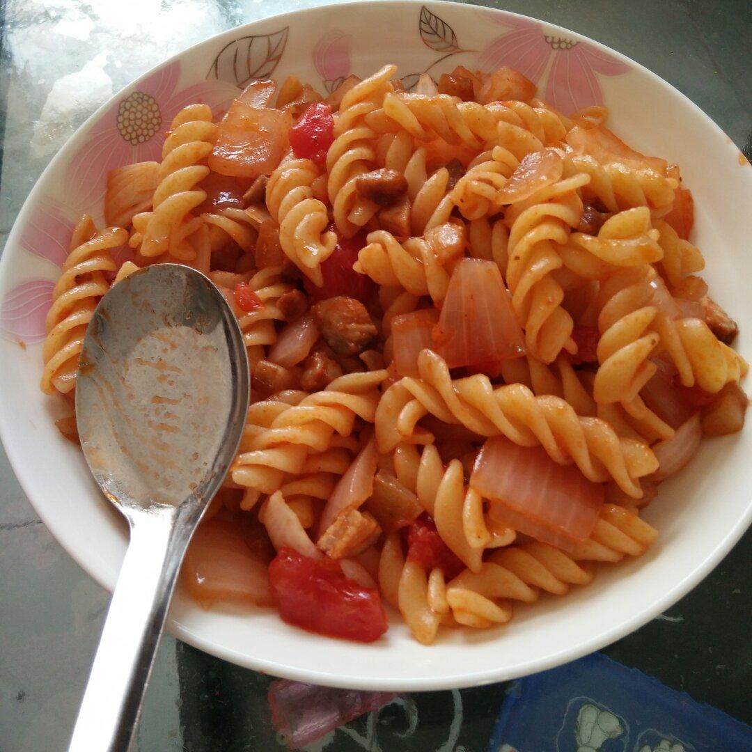番茄意大利面