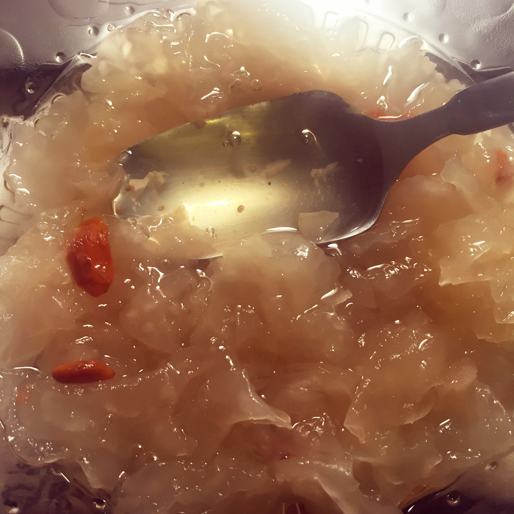 冰糖银耳红枣汤