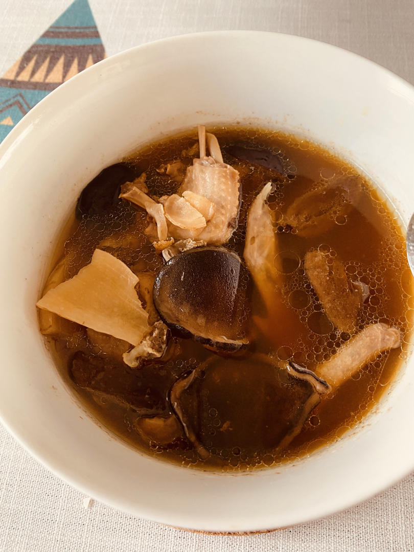 鸽子鹿茸补血汤