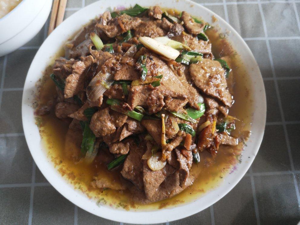 厨师长教你：“葱爆猪肝”的家常做法，味道非常赞