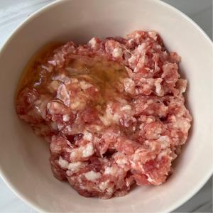米饭杀手‼️虎皮青椒酿肉的做法 步骤2
