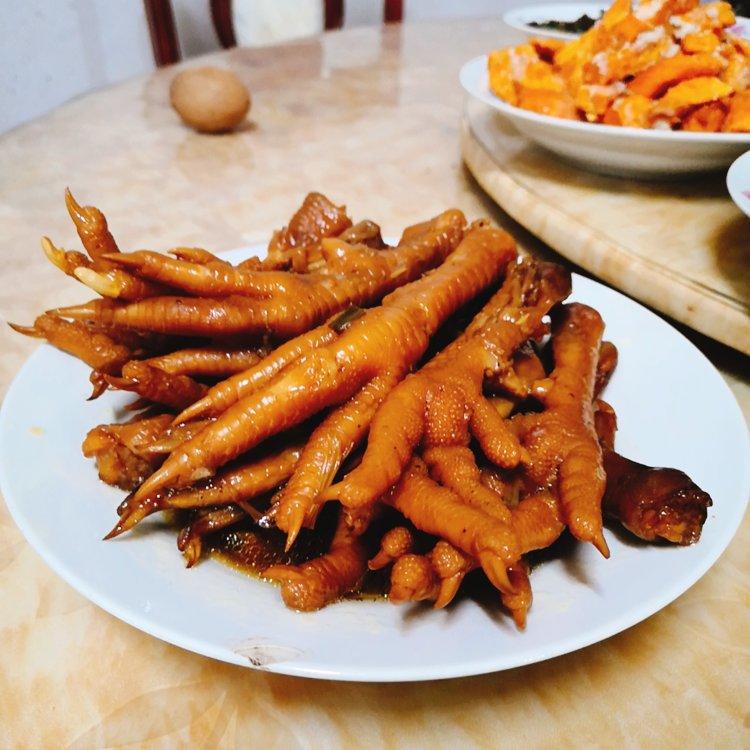 卤鸡脚