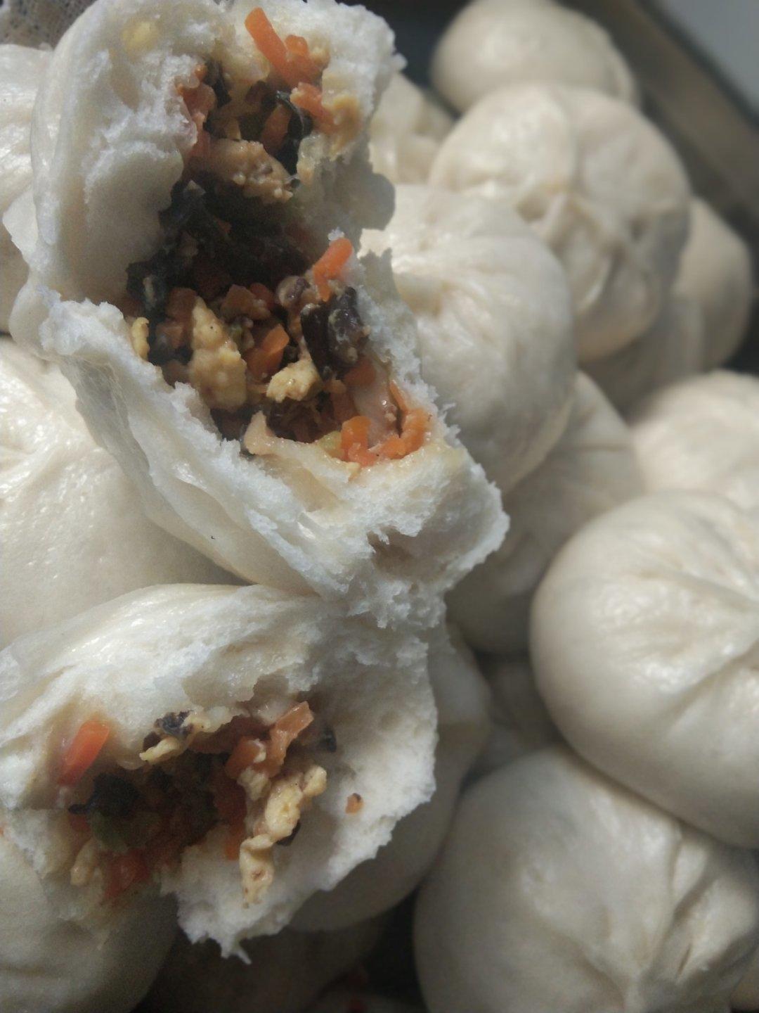 胡萝卜木耳鸡蛋素包子