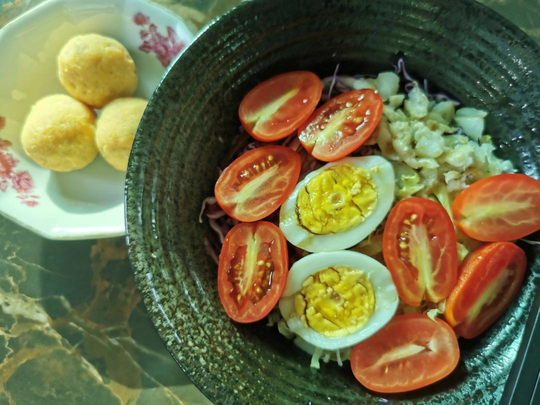 三文鱼鸡蛋沙拉