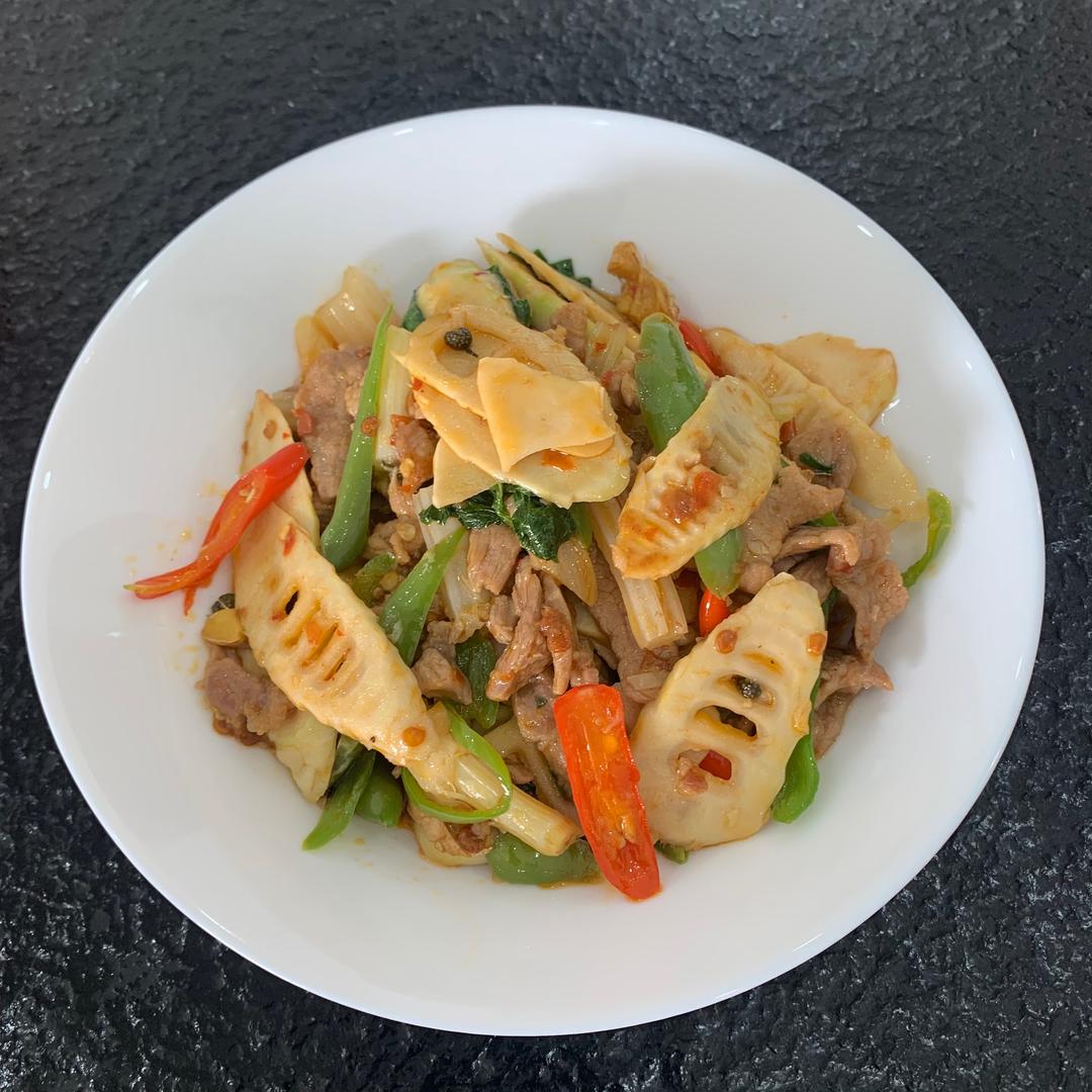 香辣苦笋炒肉丝的做法