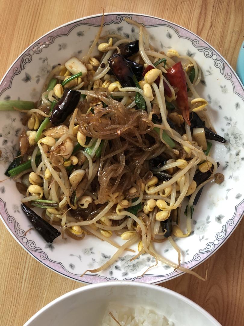 黄豆芽炒粉条
