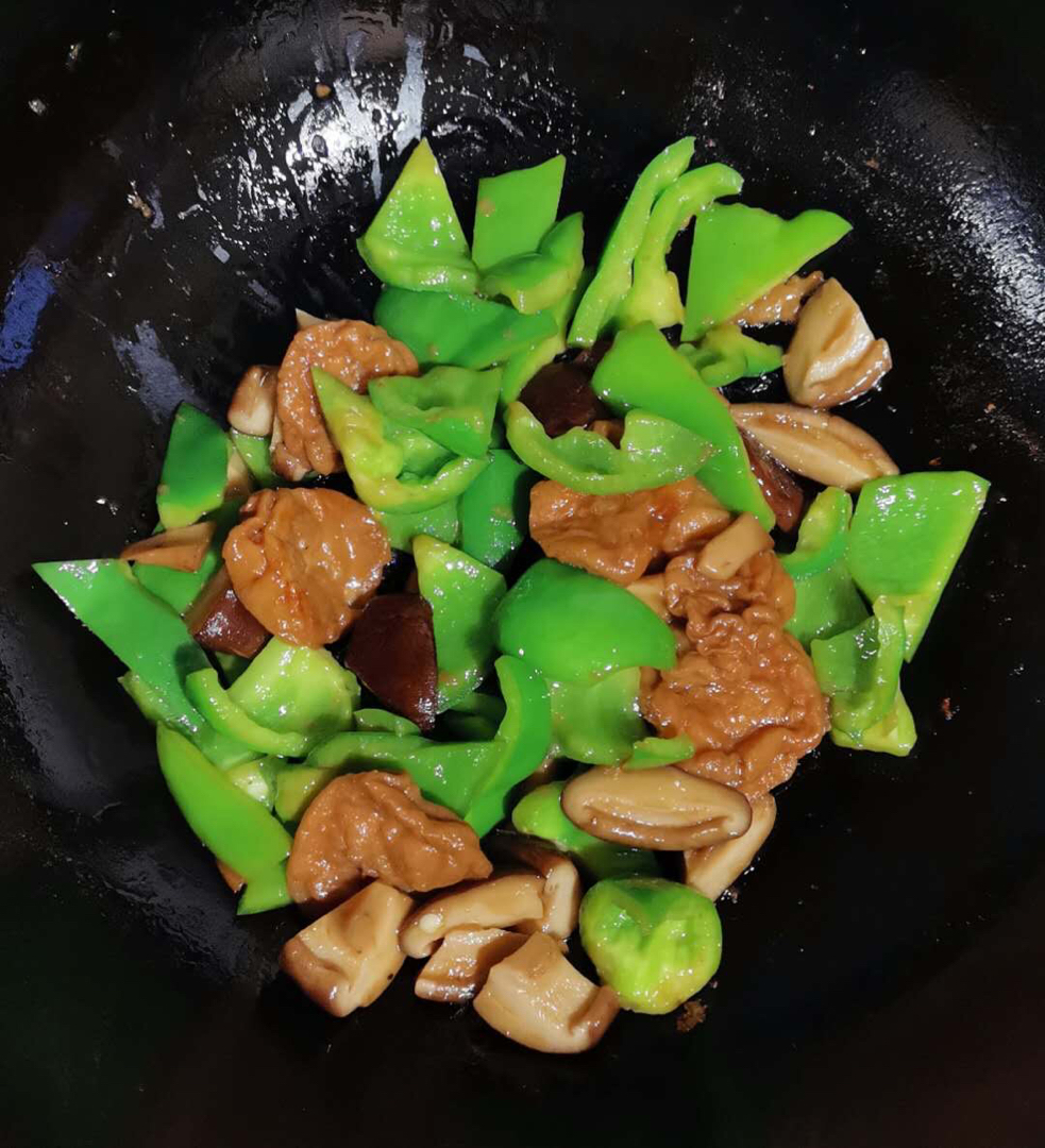 彩椒香菇油面筋