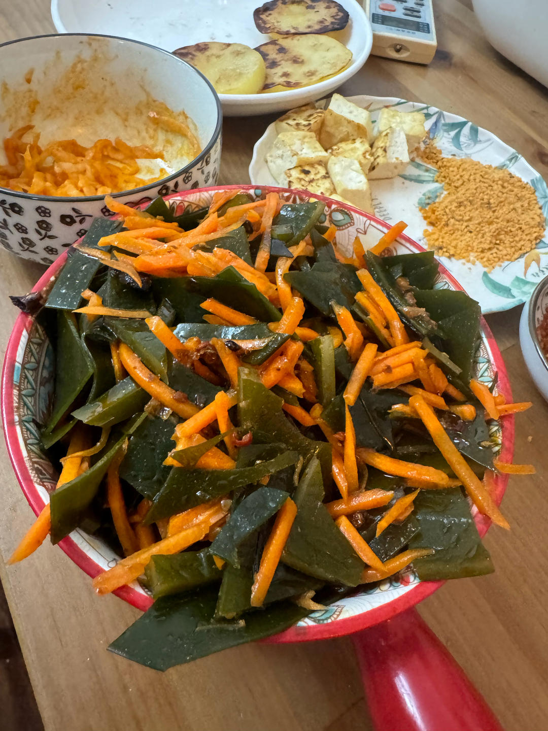 凉拌海带胡萝卜