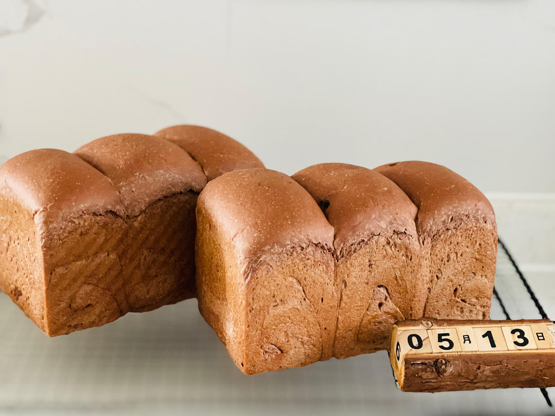 巨~巨好吃的巧克力奶油吐司