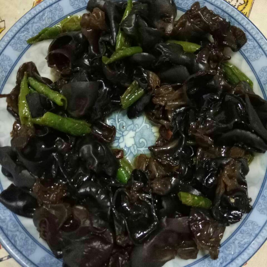 青椒木耳肉丝
