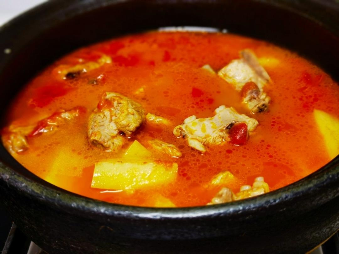 番茄土豆玉米排骨汤