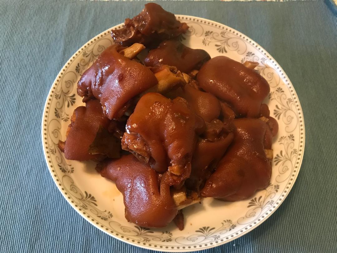 老丁的私房菜－红烧猪蹄