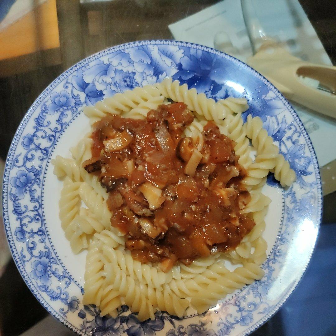 （完胜必胜客的）番茄肉酱意大利面～