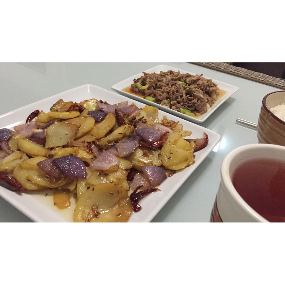 边吃边流泪的「孜然土豆片」