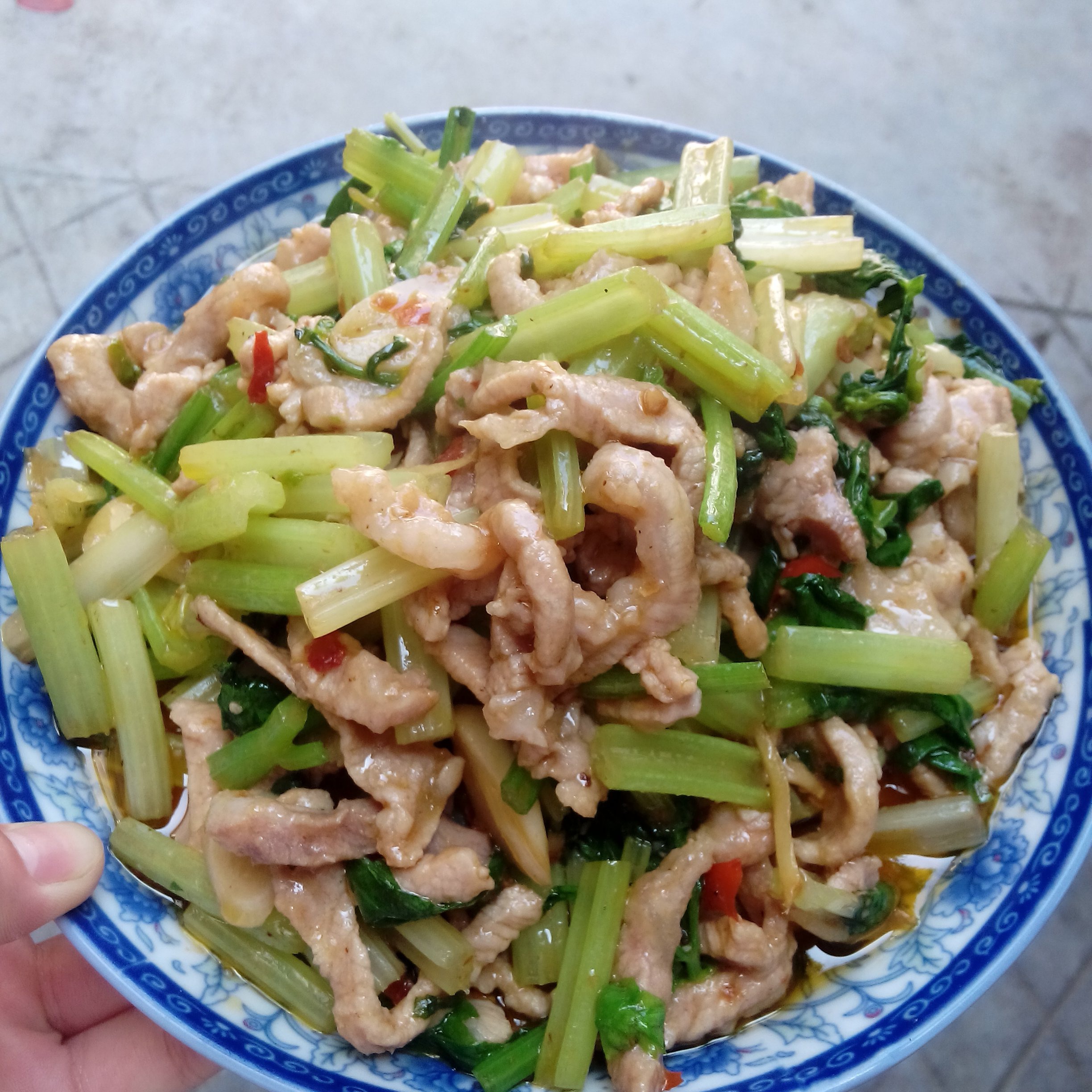 芹菜炒肉