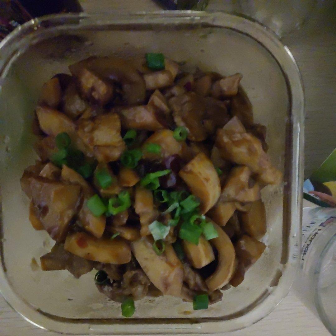 酱汁腊肉炒竹笋（神仙美味）超简单