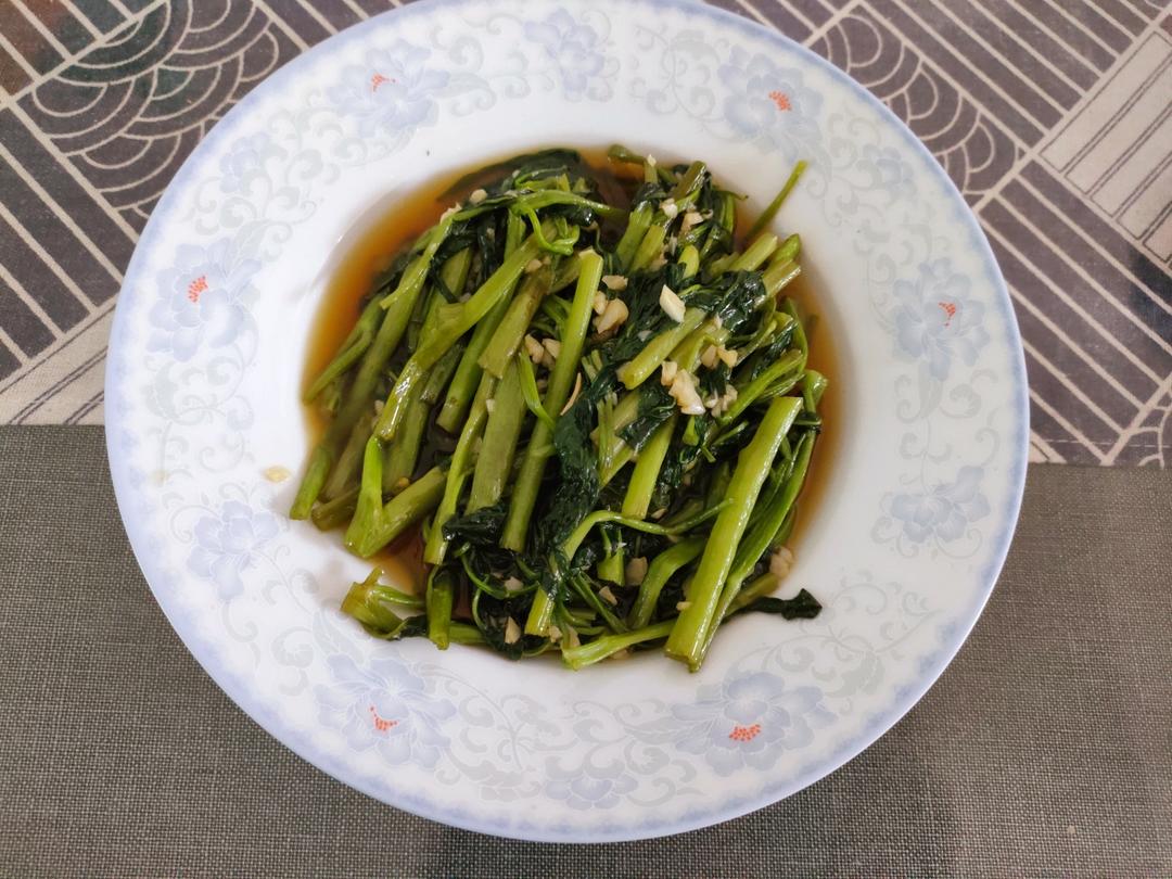 #从生菜通心菜入手教你炒出青爽脆绿的叶菜#