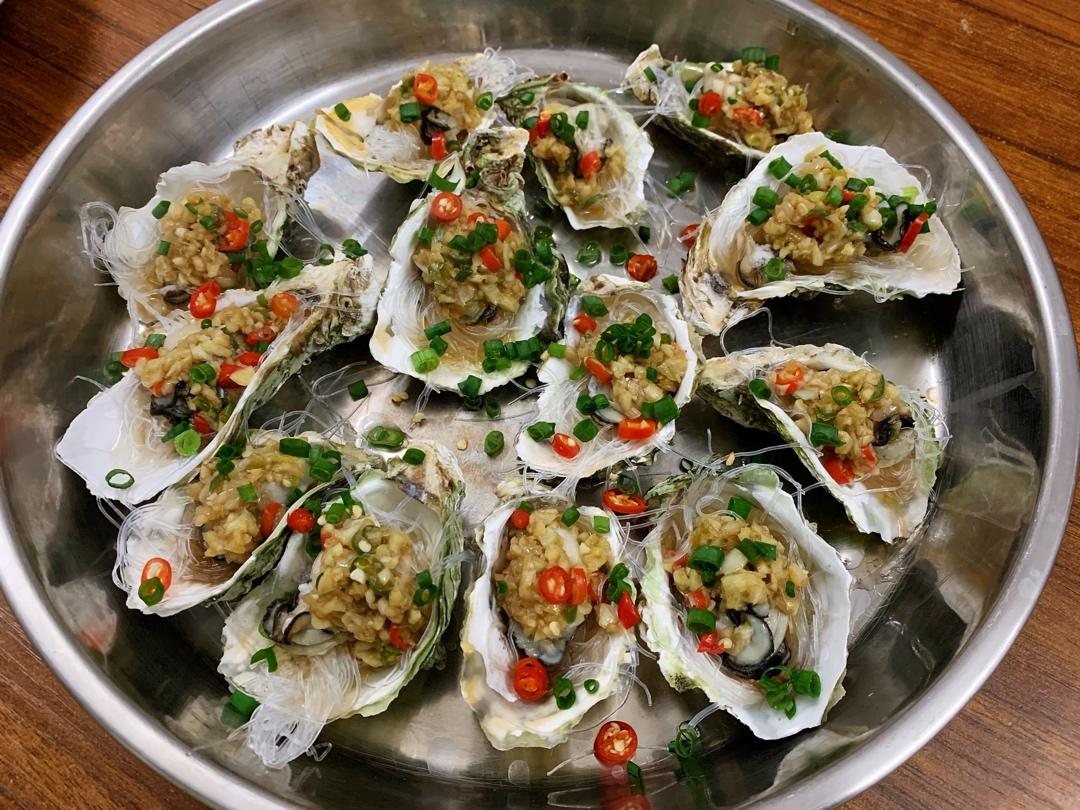 蒜蓉粉丝蒸生蚝（不用烤也很美味）
