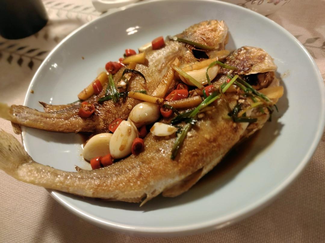 红烧黄鱼—鱼皮不破的小窍门