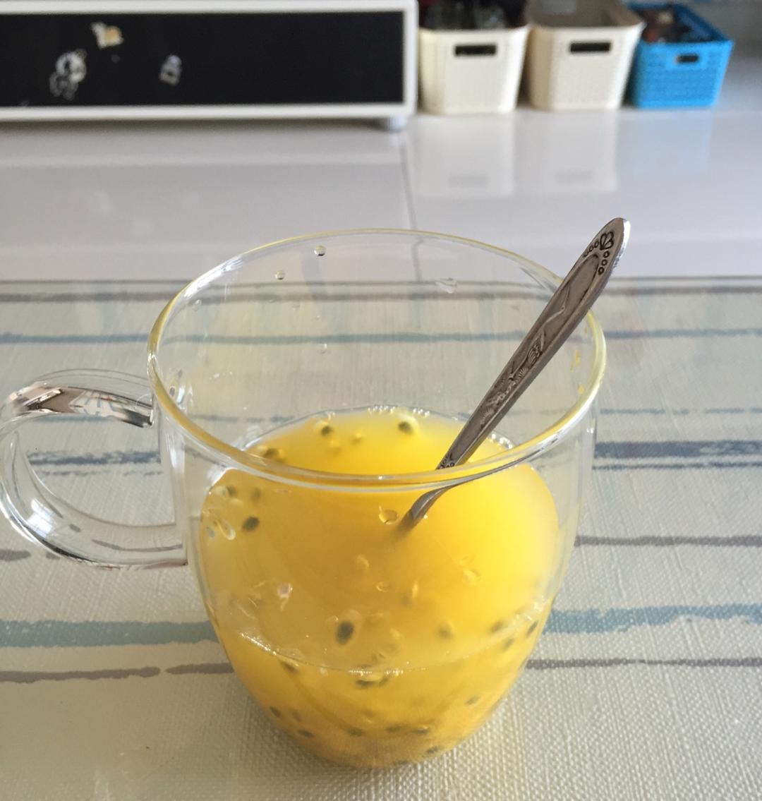 流云3141做的百香果的朴素吃法(百香果汁)