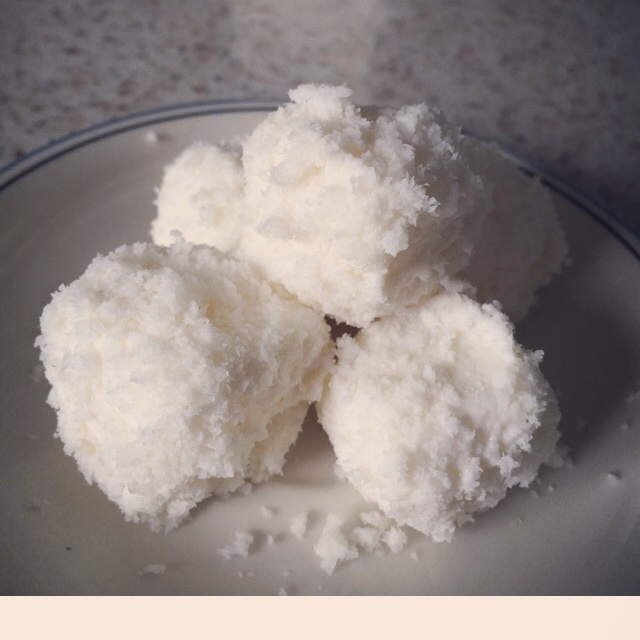 椰丝牛奶小方糕