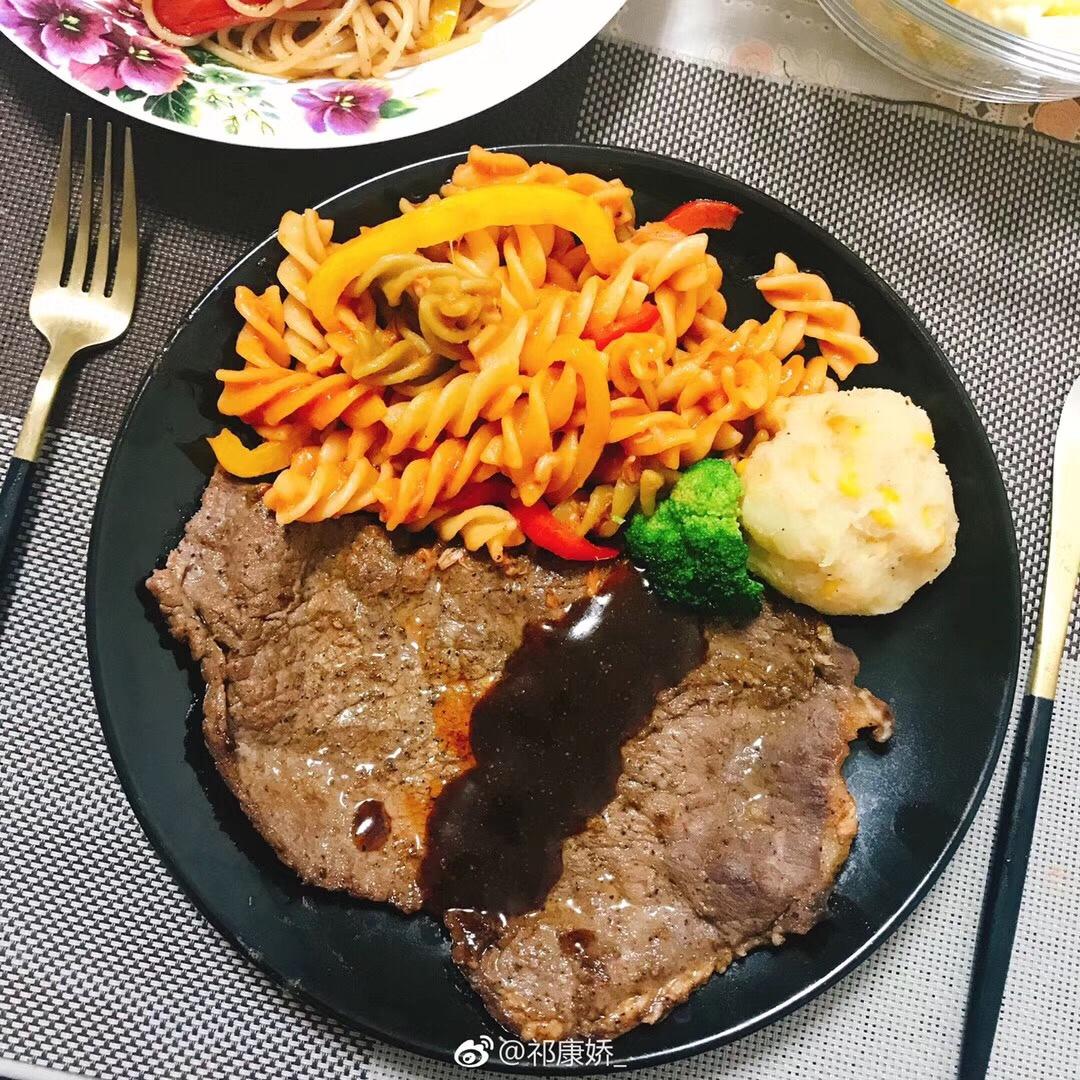 黑椒牛排