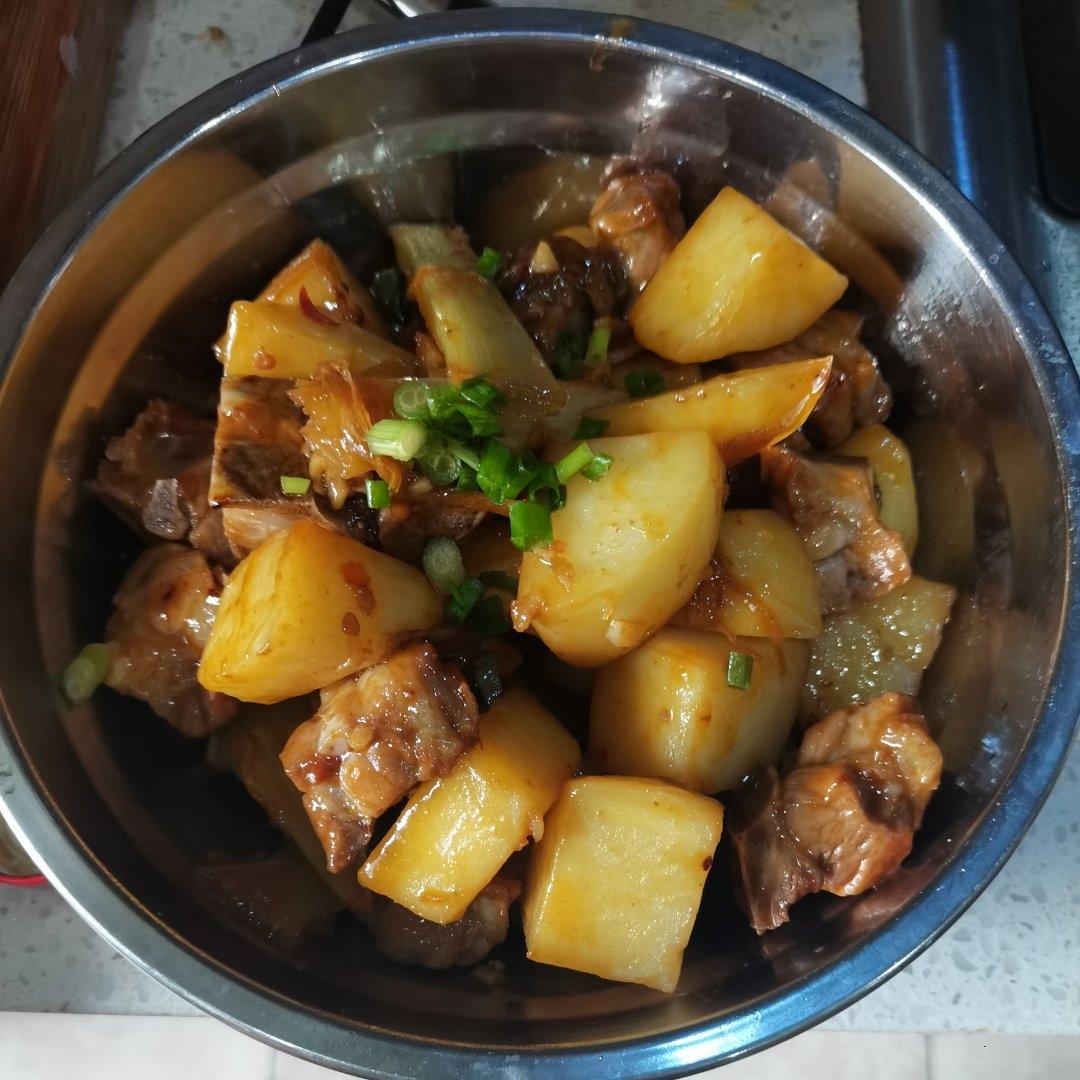 土豆烧排骨
