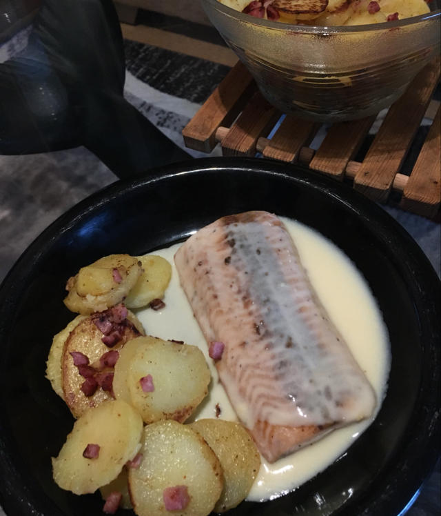 香煎三文鱼配土豆泥