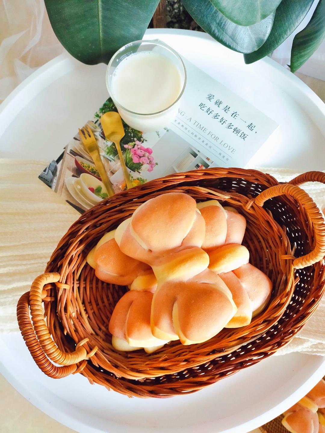 甜蜜少女心-蝴蝶结面包