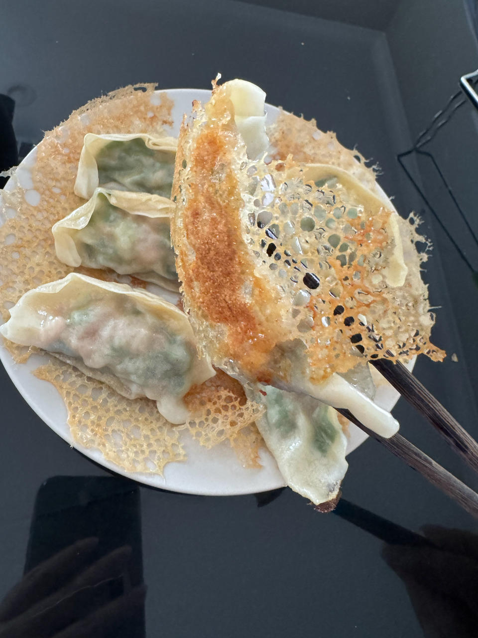 冰箱冷冻水饺做煎饺