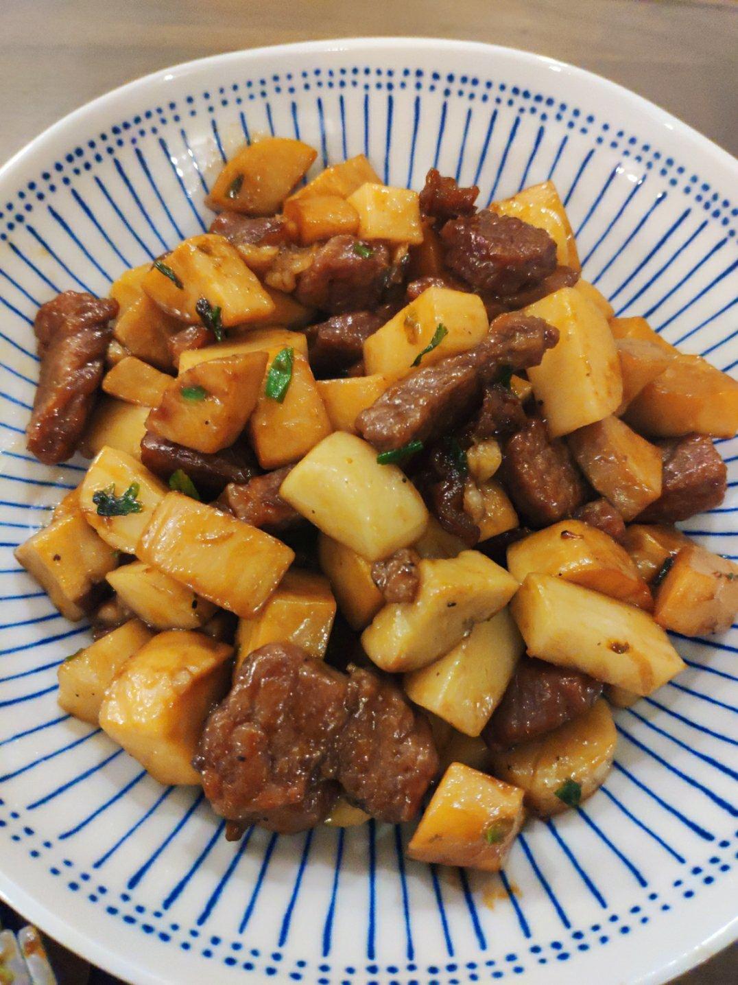 黑椒年糕牛肉粒