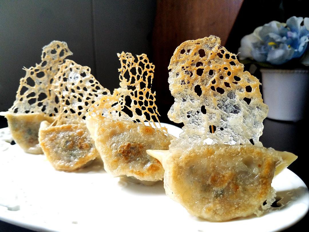 冰花蕾丝煎饺