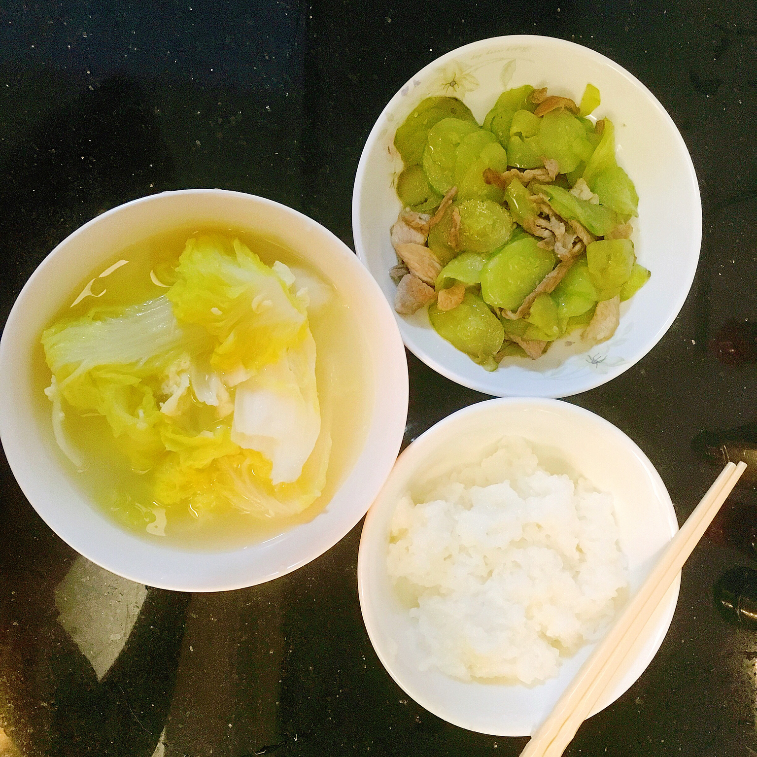 黄瓜炒肉片
