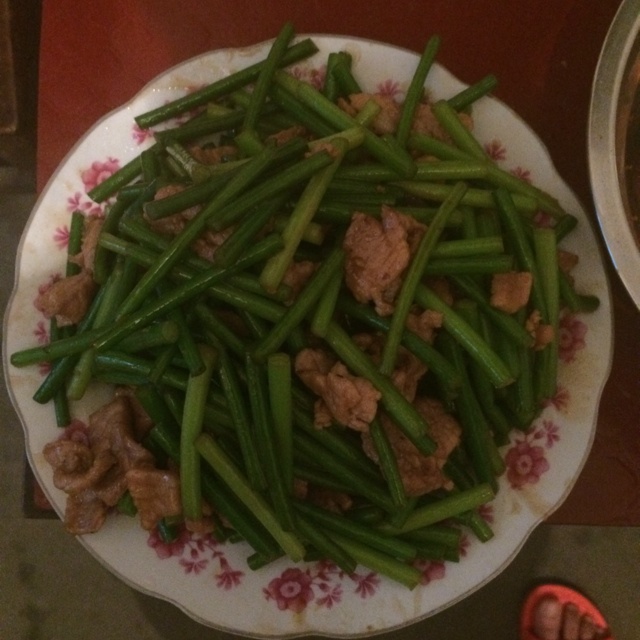 蒜苗炒肉丝