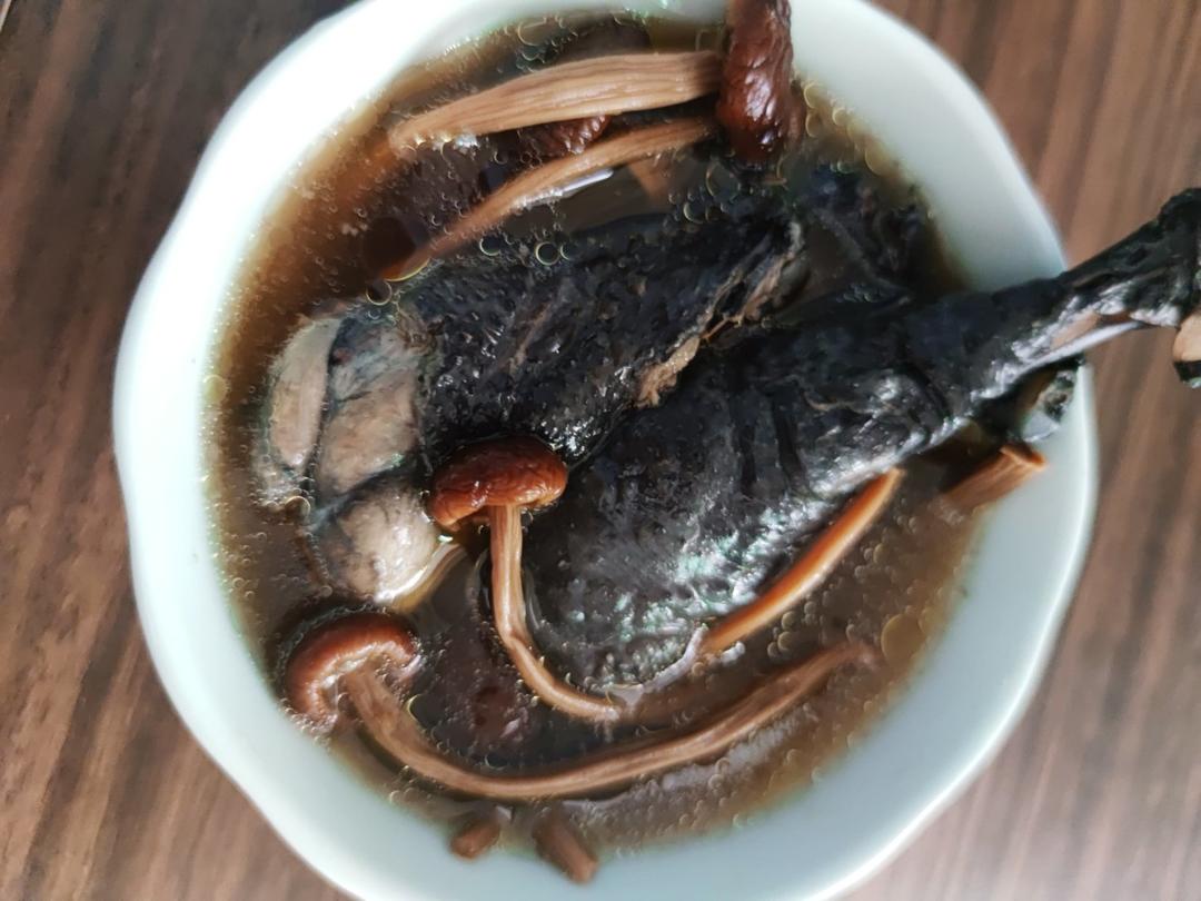 茶树菇乌鸡汤