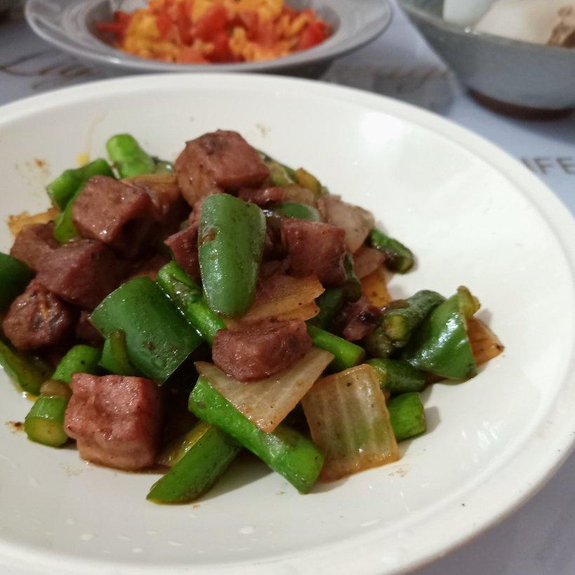 黑椒芦笋牛肉粒