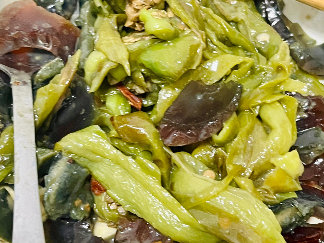 【正宗湘菜】擂辣椒皮蛋