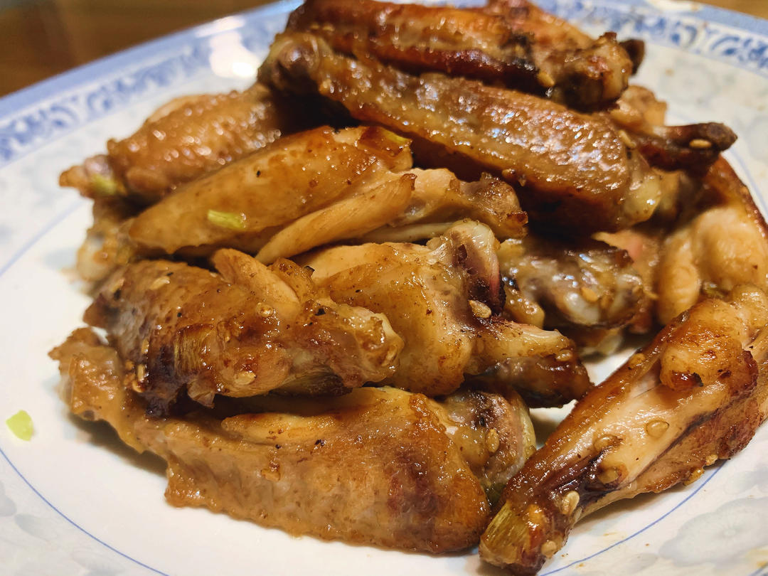 鸡翅这样做比可乐鸡翅还好吃100倍，连骨头都不放过