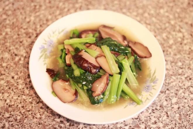 曼步厨房 - 冬菇菜心的做法