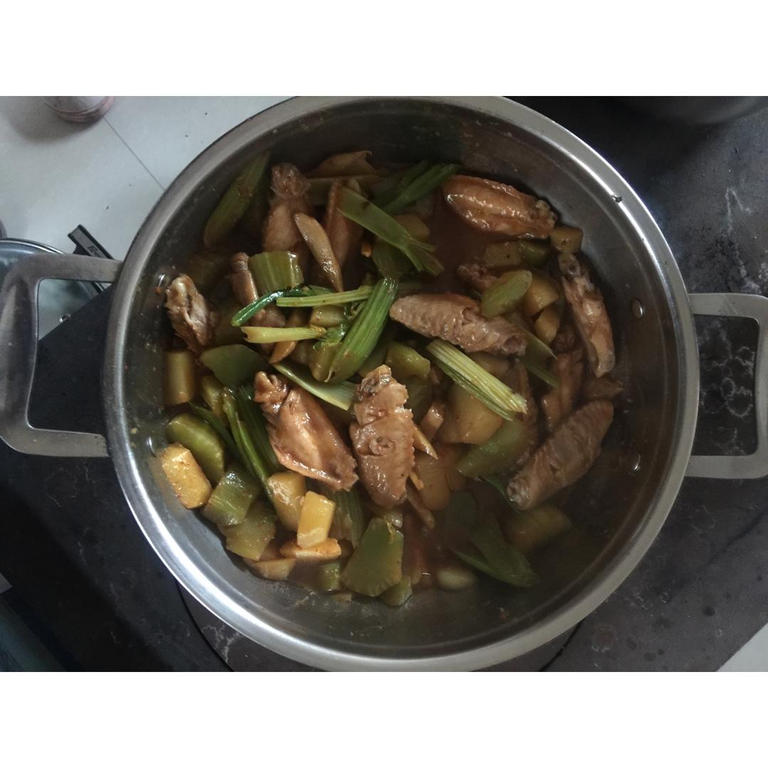 堂妈教你三汁鸡翅焖锅