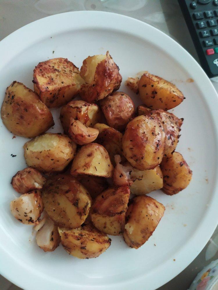 不光是烤！超入味的蒜香土豆！