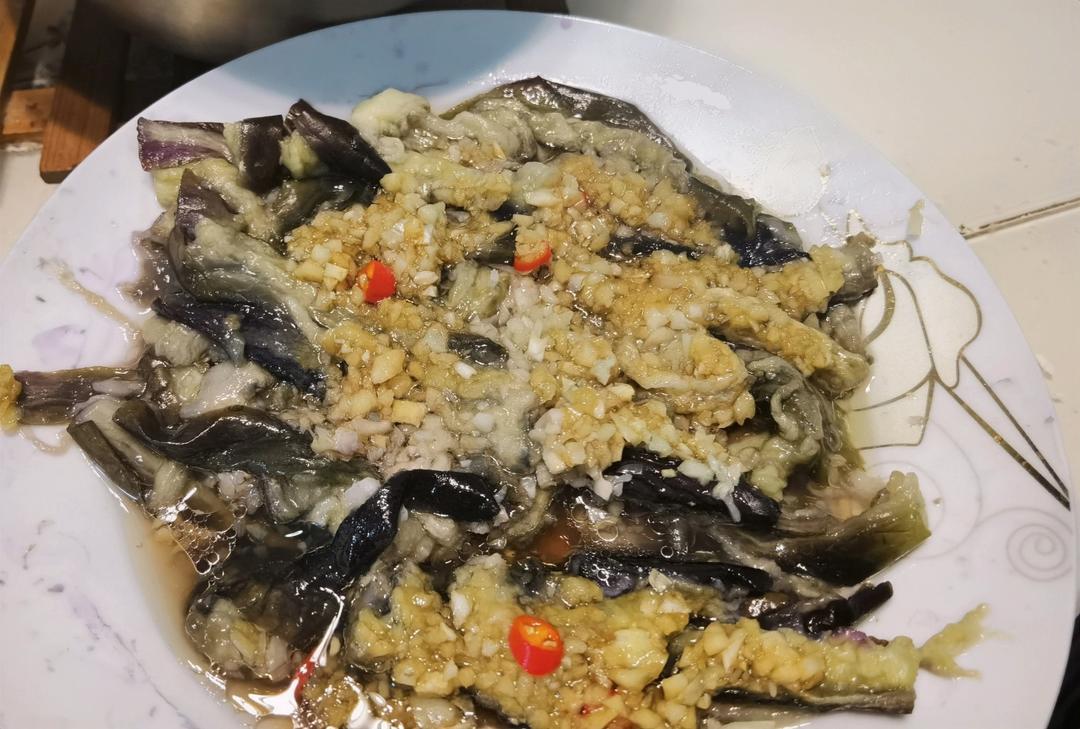 蒜蓉蒸茄子-便宜又好吃！