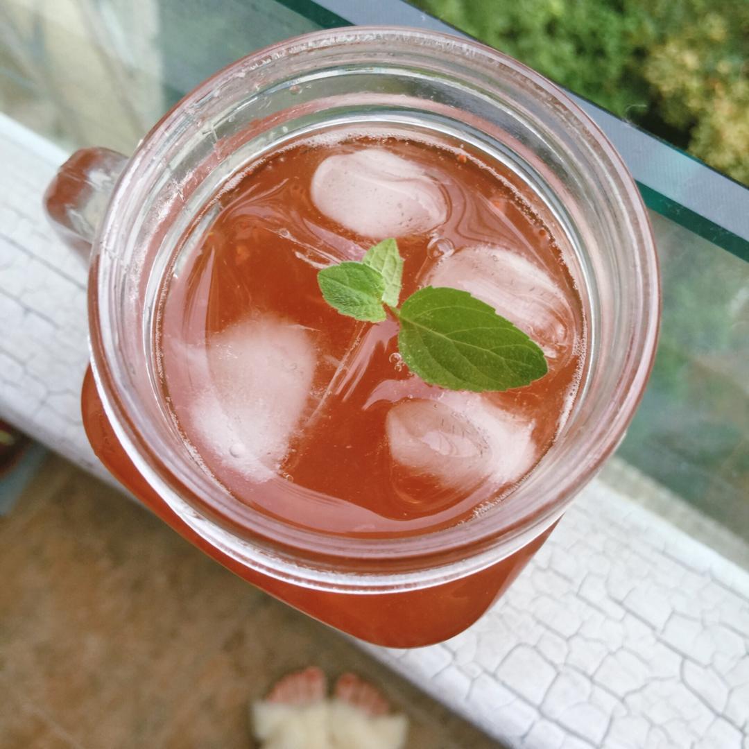 hannahleung做的草莓冰红茶