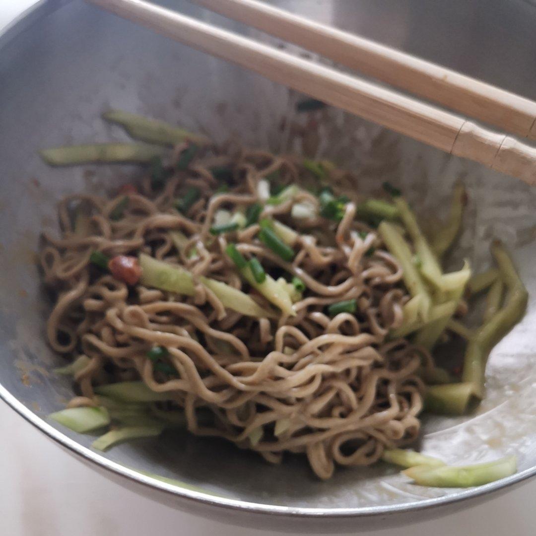 芝麻酱拌面