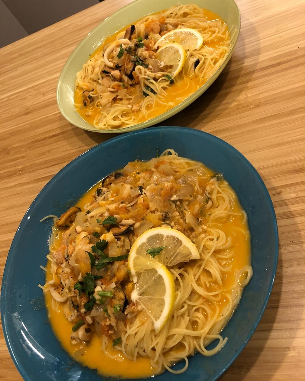泰式红咖喱海鲜意面