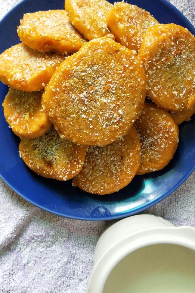 四叶草 唐唐做的水煎南瓜饼