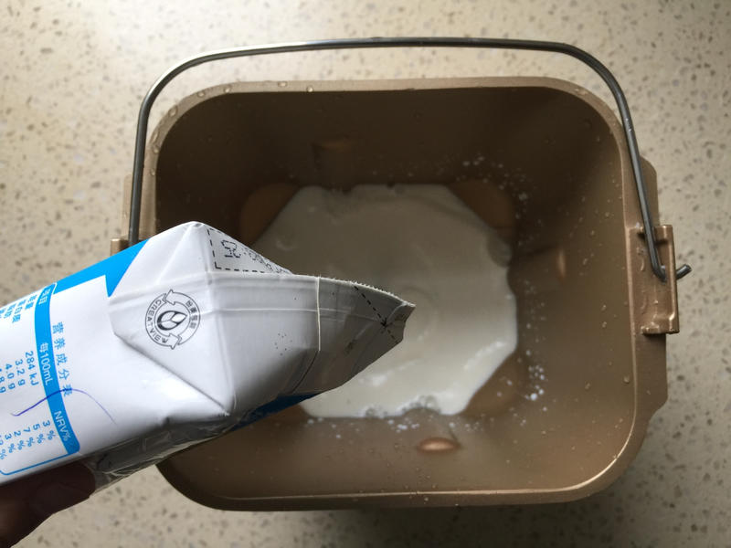 纯奶手撕吐司的做法 步骤1