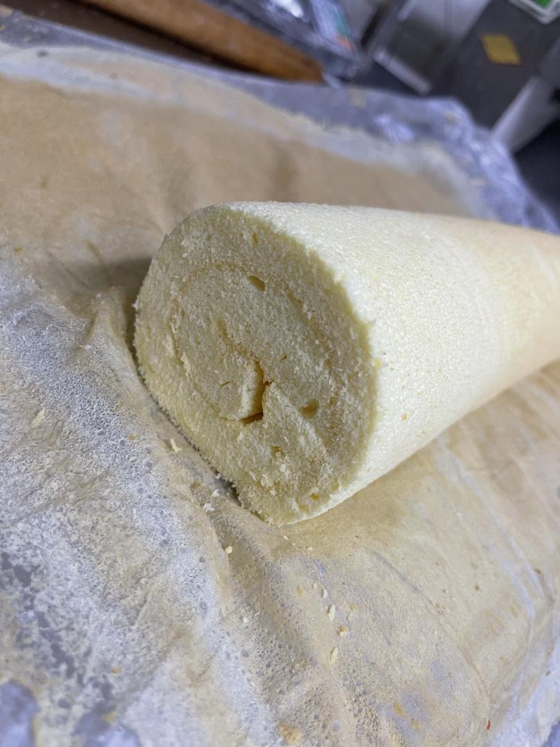 超详细的瑞士卷奶油蛋糕卷原味蛋糕卷的制作方法 饱满不掉皮不开裂（附模具换算方法）